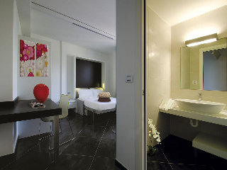 57 Reshotel