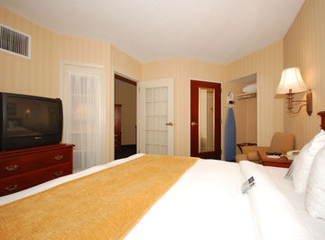 Best Western Plus Roundhouse Suites