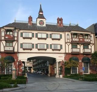 Anaheim Camelot Inn & Suites