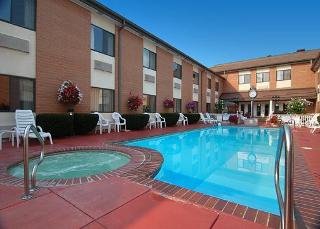 Baymont Inn & Suites Mundelein Liberty Area