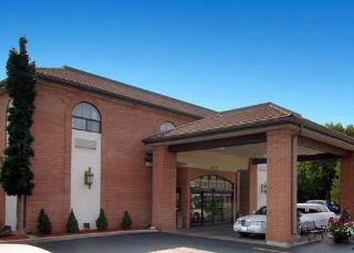 Baymont Inn & Suites Mundelein Liberty Area