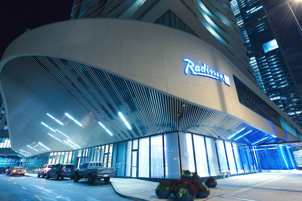 Radisson Blu Aqua Hotel